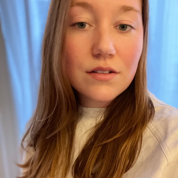 Meet your Posher, Lydia - Picture 1 of 1